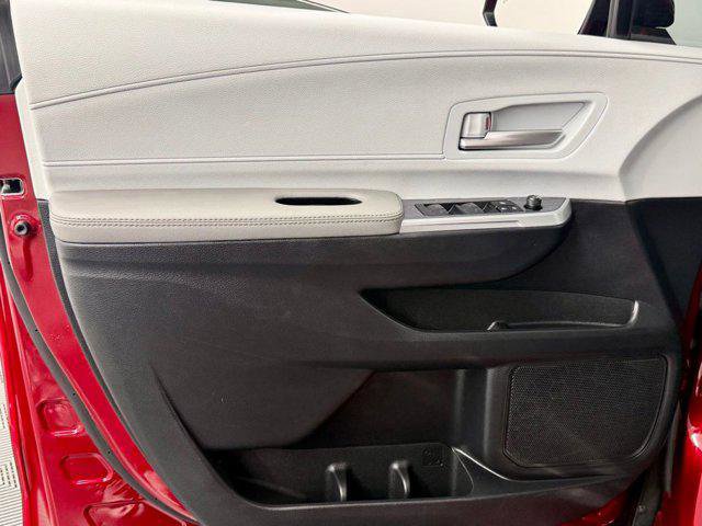 Certified 2025 Toyota Sienna XLE image 17