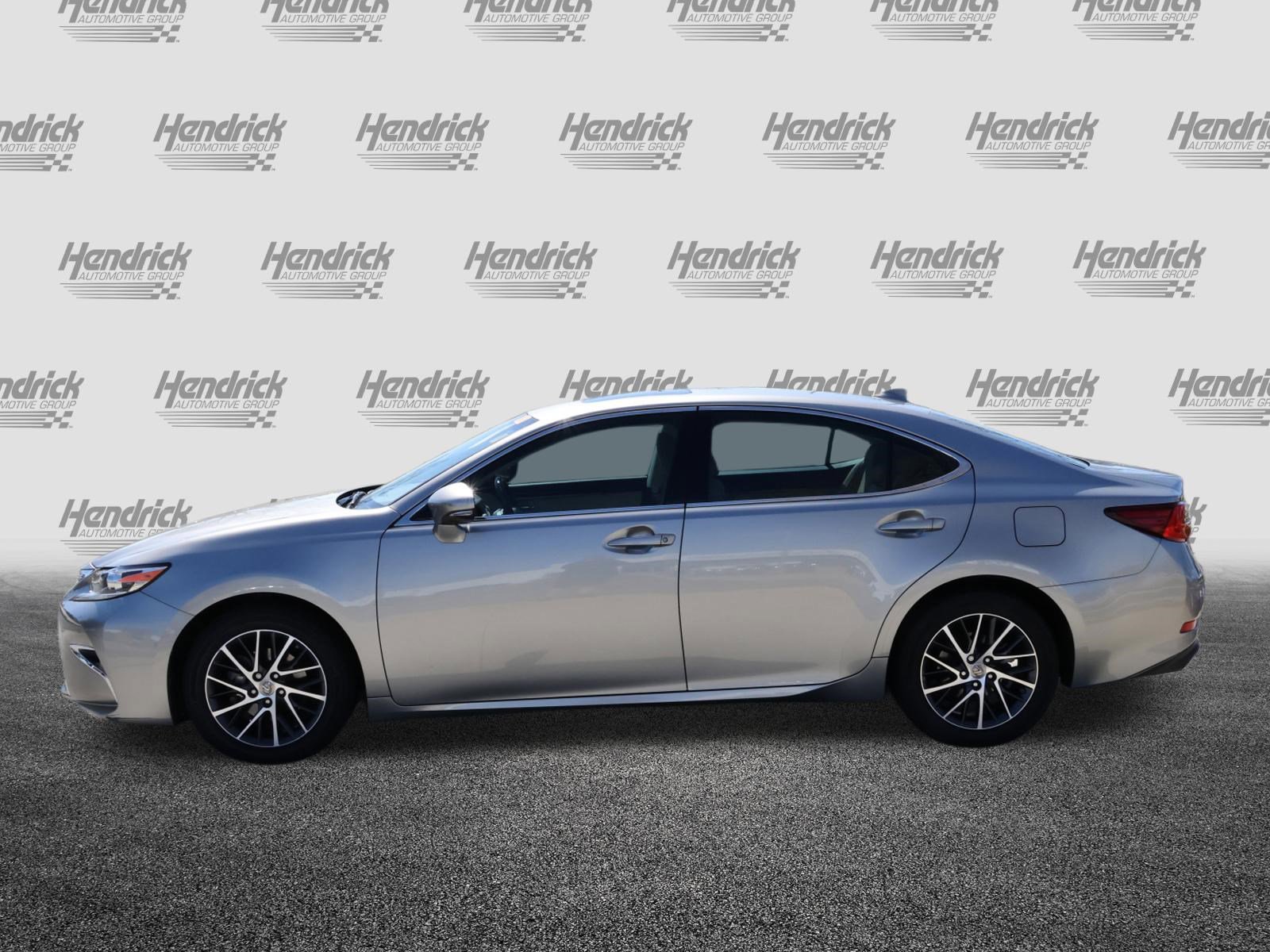 Used 2018 Lexus ES 350 350 w/ Luxury Package w/Wood Trim image 6