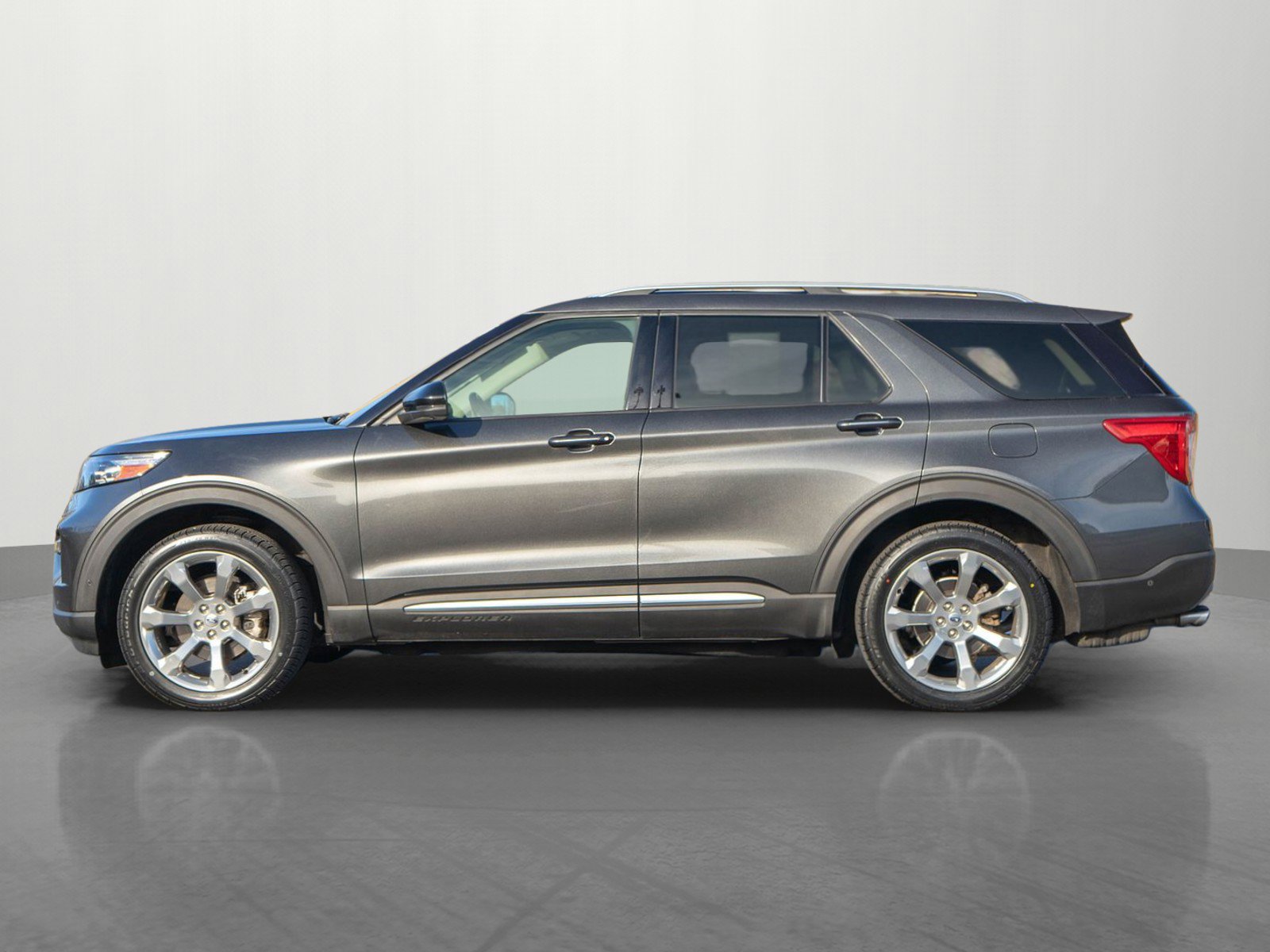 Used 2020 Ford Explorer Platinum image 4