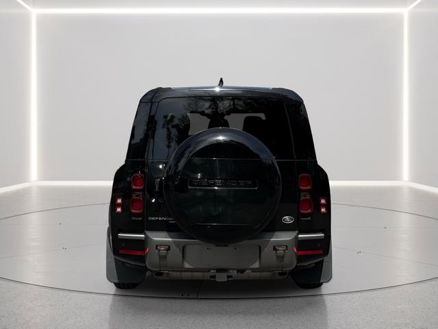 Certified 2023 Land Rover Defender 130 X-Dynamic SE image 4