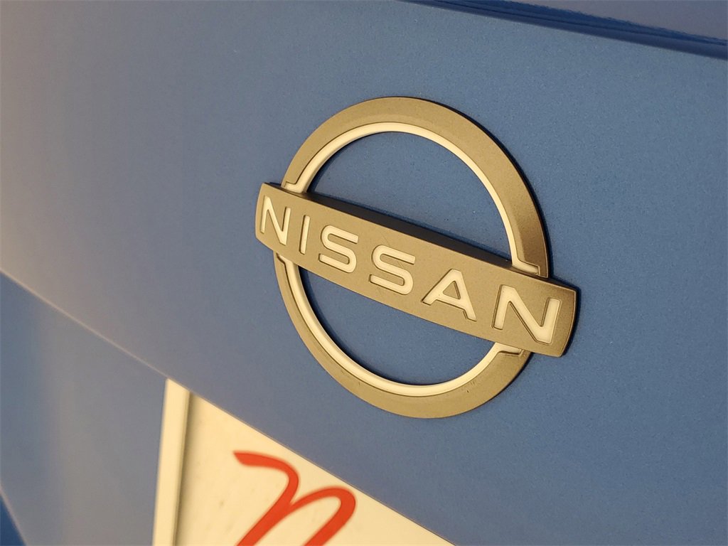 Used 2024 Nissan Versa SR image 7