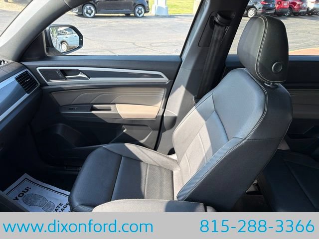 Used 2023 Volkswagen Atlas Cross Sport SEL R-Line AWD/4WD image 22