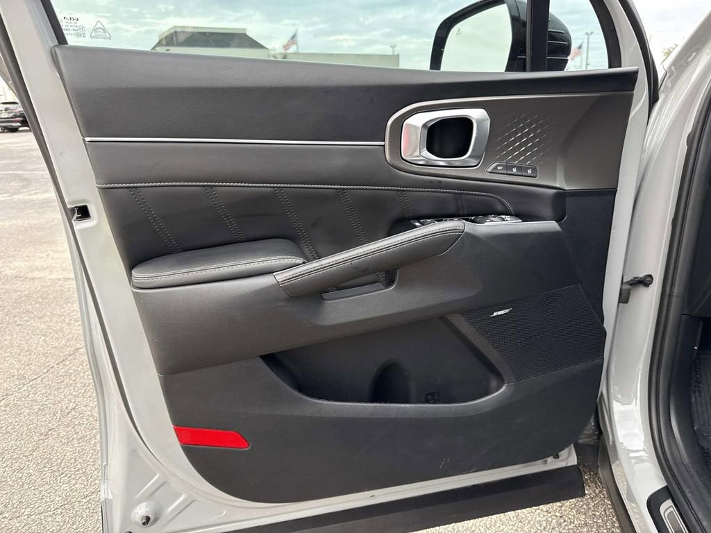 Used 2023 Kia Sorento SX image 18