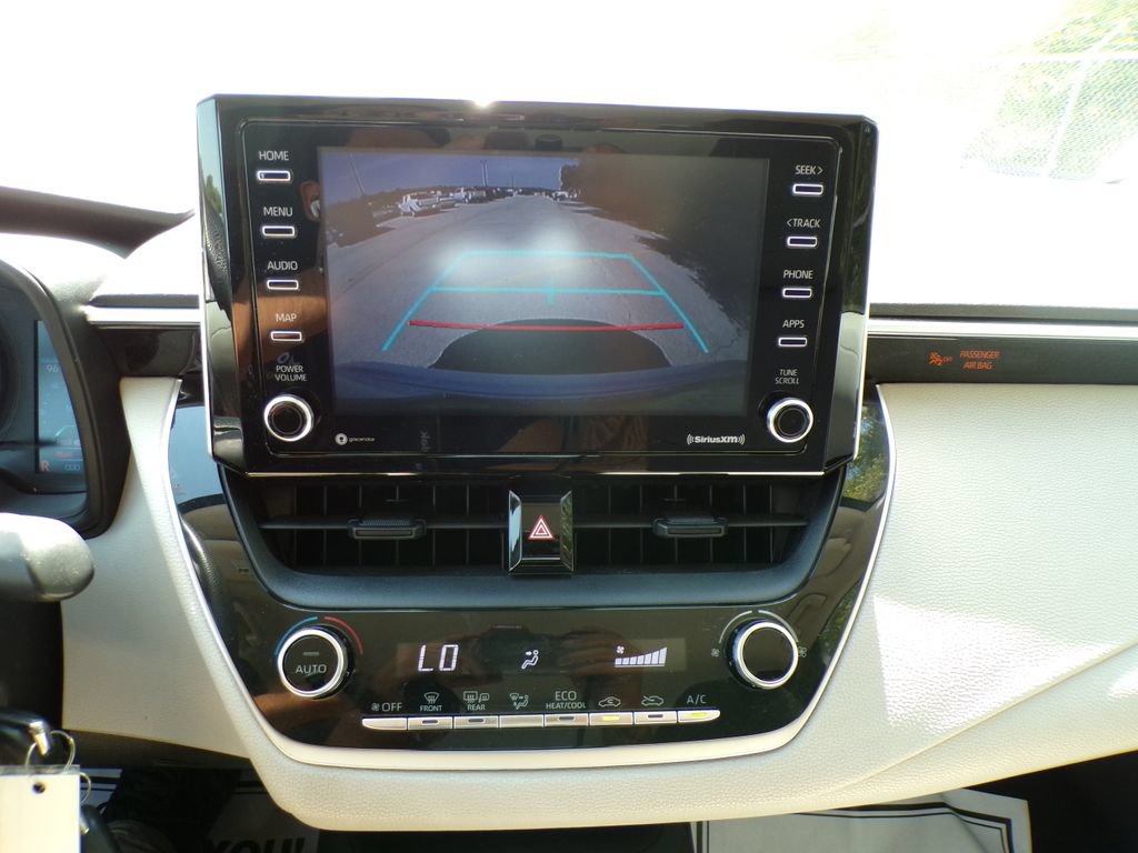 Used 2021 Toyota Corolla LE FWD image 26