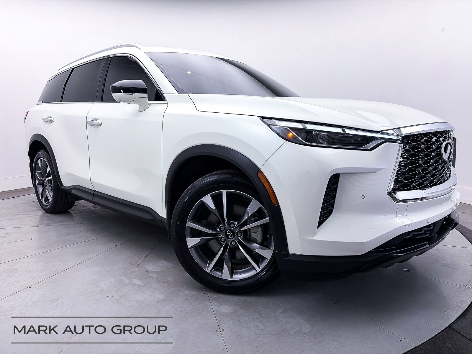 Used 2023 INFINITI QX60 Luxe w/ Cargo Package image 1