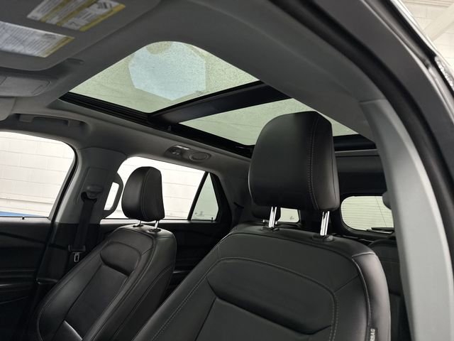 Used 2023 Ford Explorer XLT image 7