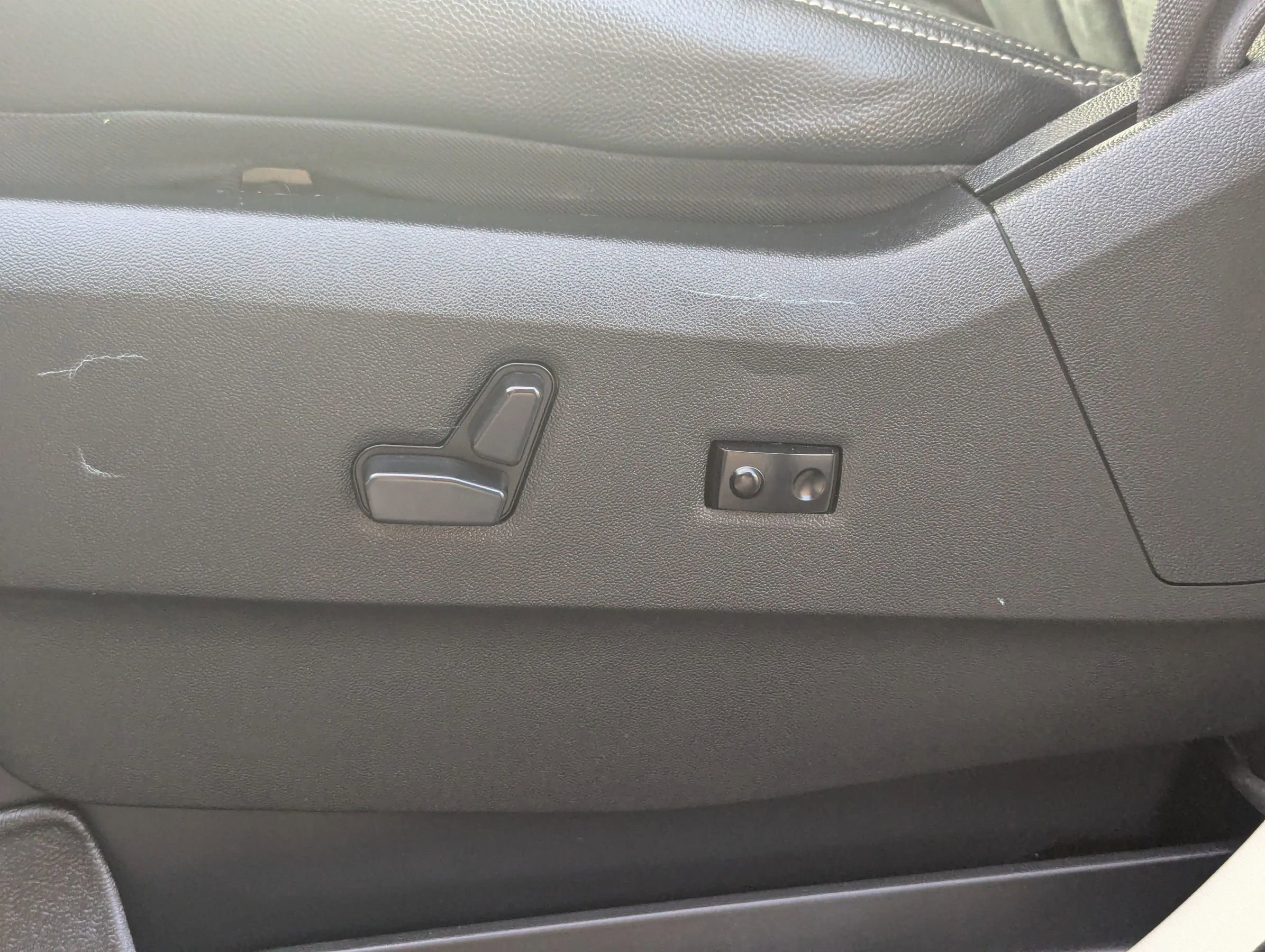 Used 2017 Dodge Grand Caravan SXT image 18