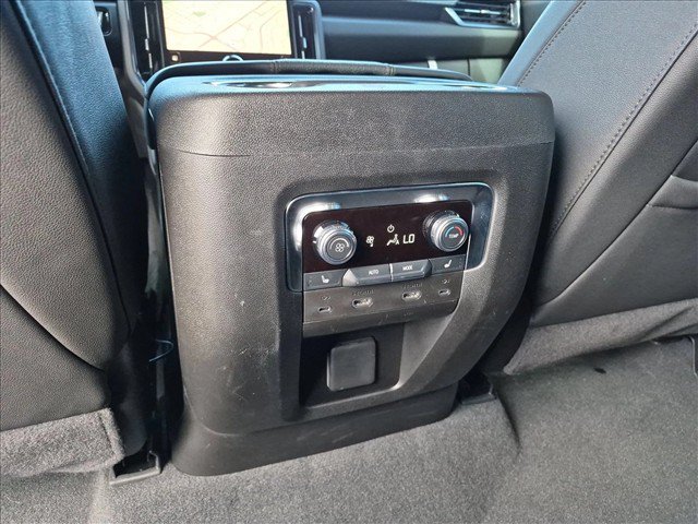 Used 2025 GMC Yukon AT4 w/ AT4 Premium Plus Package AWD/4WD image 18