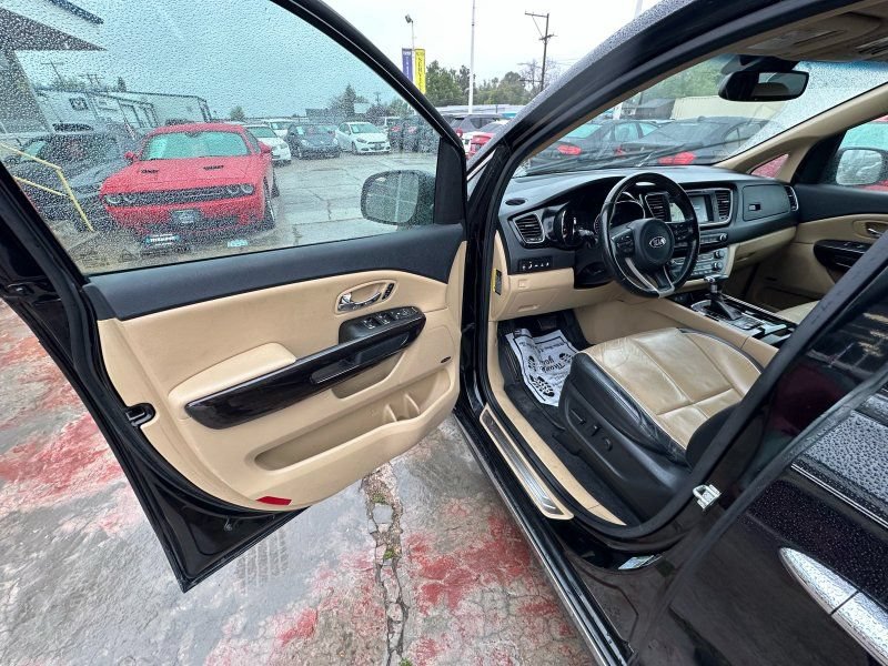 Used 2018 Kia Sedona SX Limited w/ SX Limited Prestige Package FWD image 9