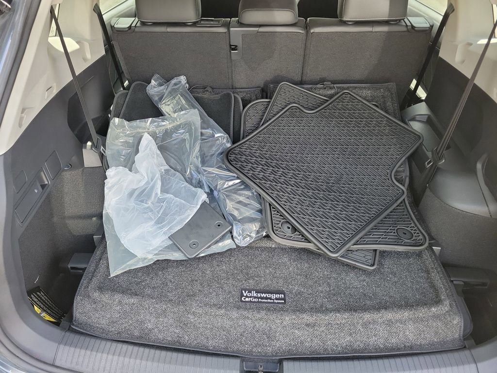 Used 2023 Volkswagen Tiguan SE image 7