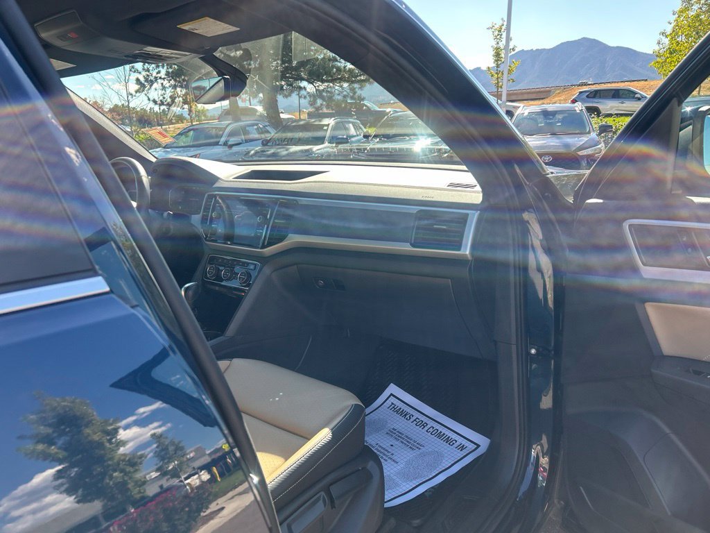 Used 2023 Volkswagen Atlas Cross Sport SE w/ Panoramic Sunroof Package AWD/4WD image 12