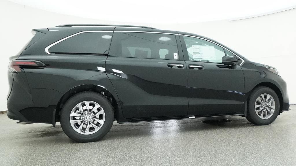 New 2026 Toyota Sienna XLE FWD image 26