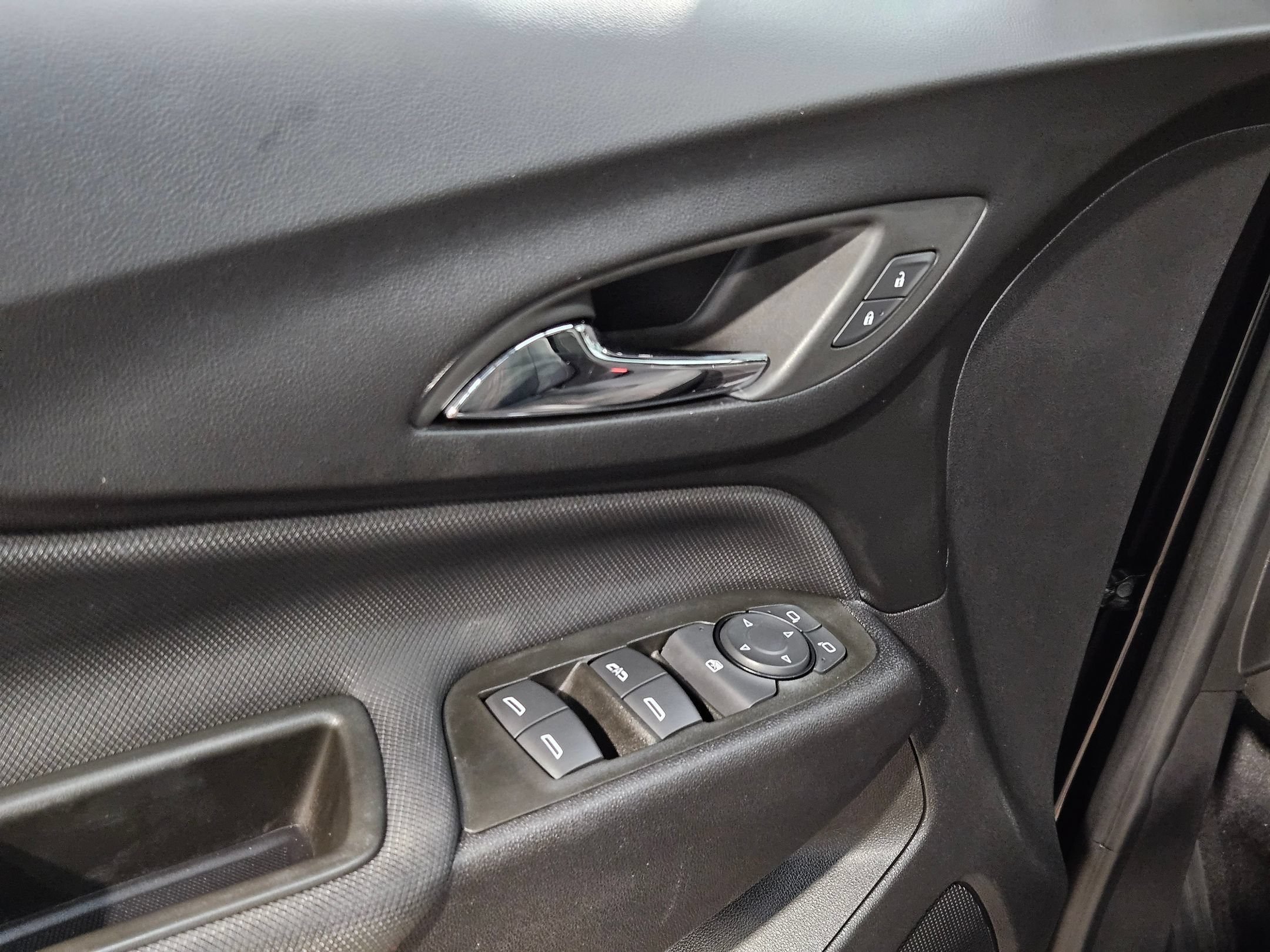 Used 2023 Chevrolet Equinox RS AWD/4WD image 21