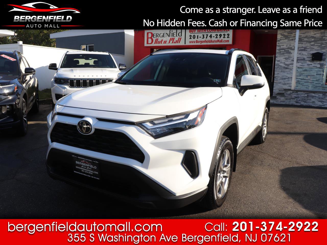 Used 2025 Toyota RAV4 XLE image 1