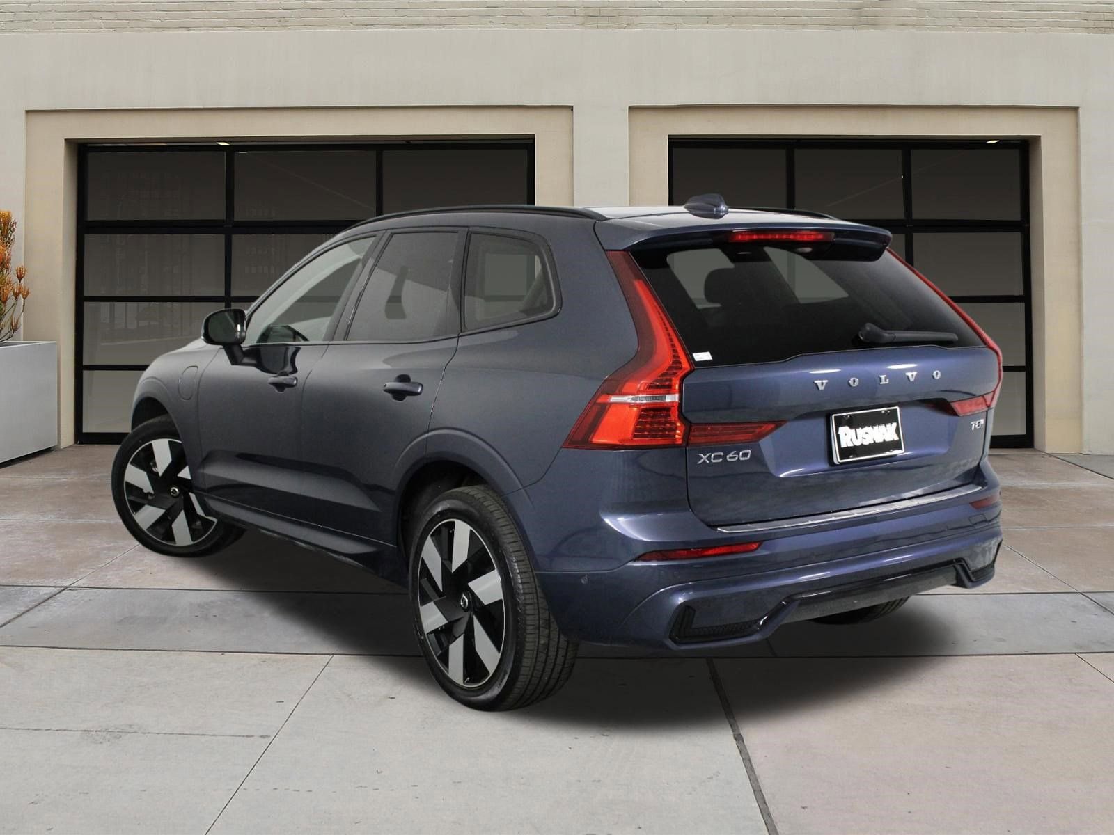 Certified 2025 Volvo XC60 T8 Plus w/ Protection Package Premier image 2