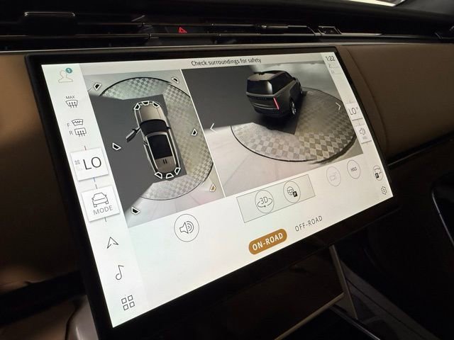 New 2025 Land Rover Range Rover SE image 18