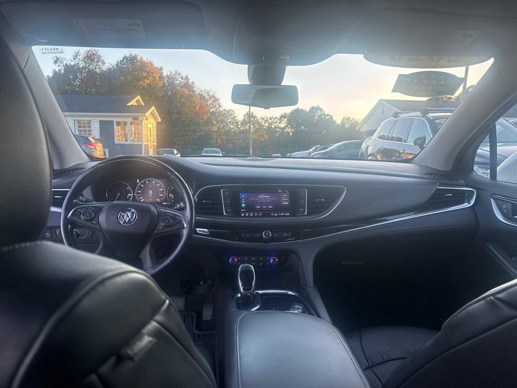 Used 2020 Buick Enclave Avenir w/ Avenir Technology Package AWD/4WD image 17