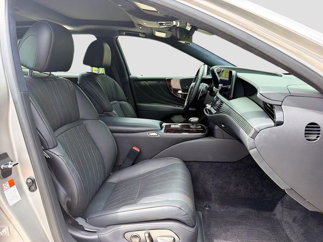 Used 2024 Lexus LS 500 w/ Interior Upgrade Package RWD image 15