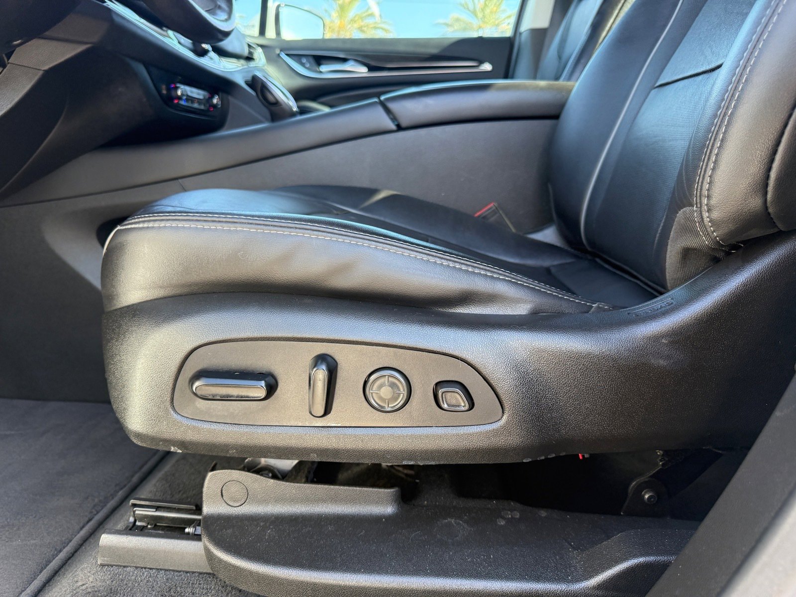 Used 2021 Buick Enclave Avenir w/ Avenir Technology Package FWD image 10