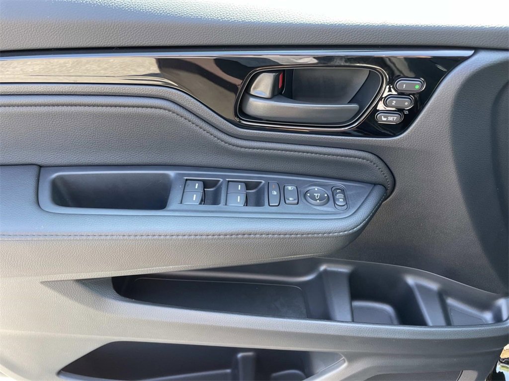 New 2026 Honda Odyssey Touring image 15