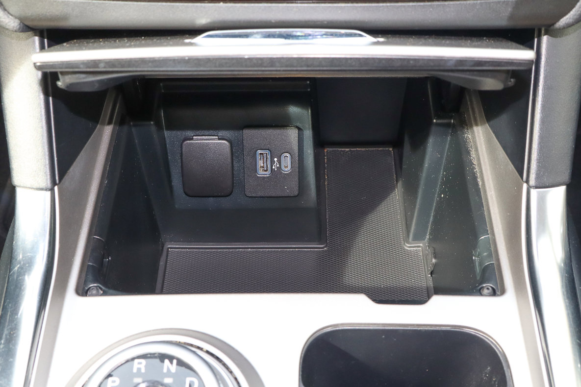 Used 2020 Ford Explorer XLT w/ Equipment Group 202A image 23