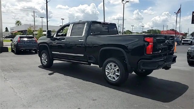 Used 2024 Chevrolet Silverado 2500 High Country w/ High Country Premium Package image 5