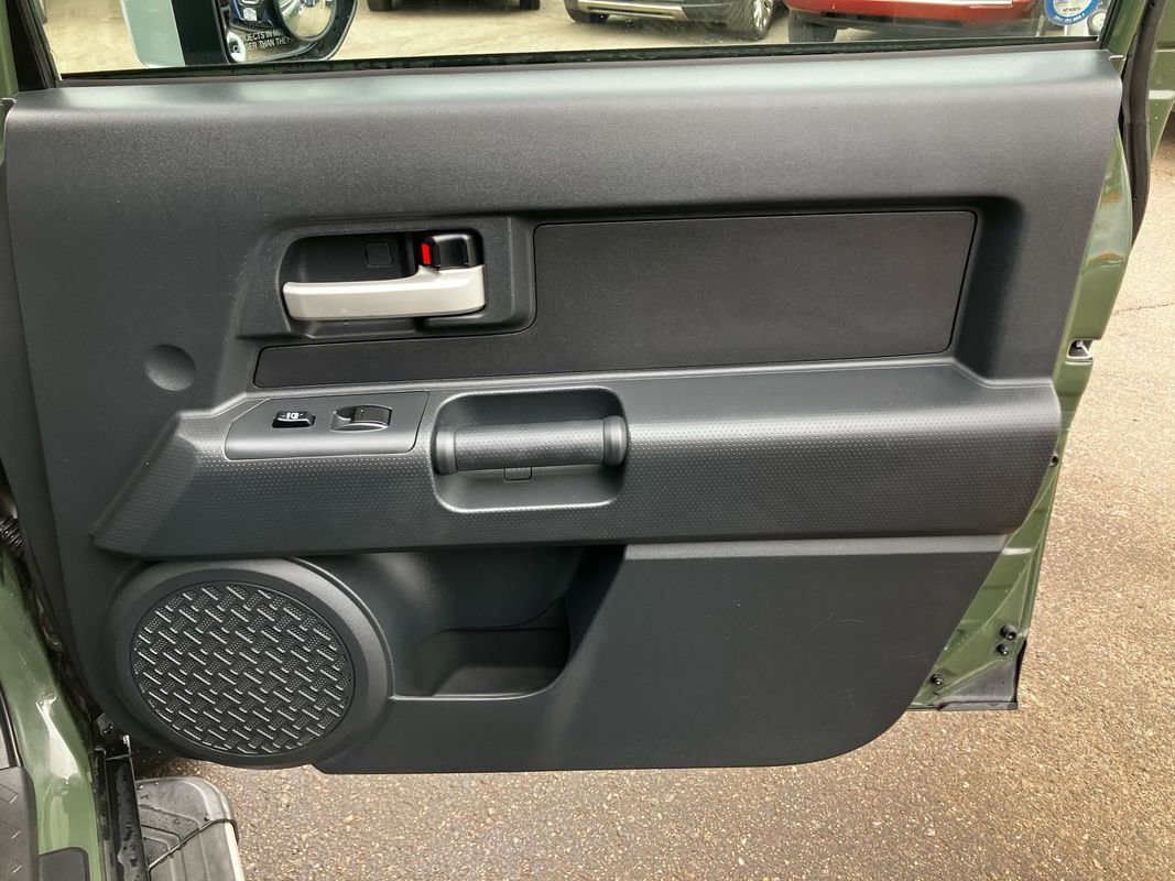 Used 2011 Toyota FJ Cruiser 4WD image 18