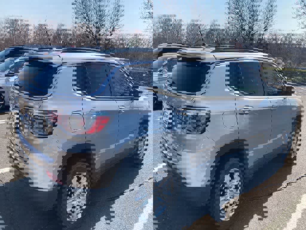 Used 2022 Jeep Compass Latitude w/ Convenience Group image 6