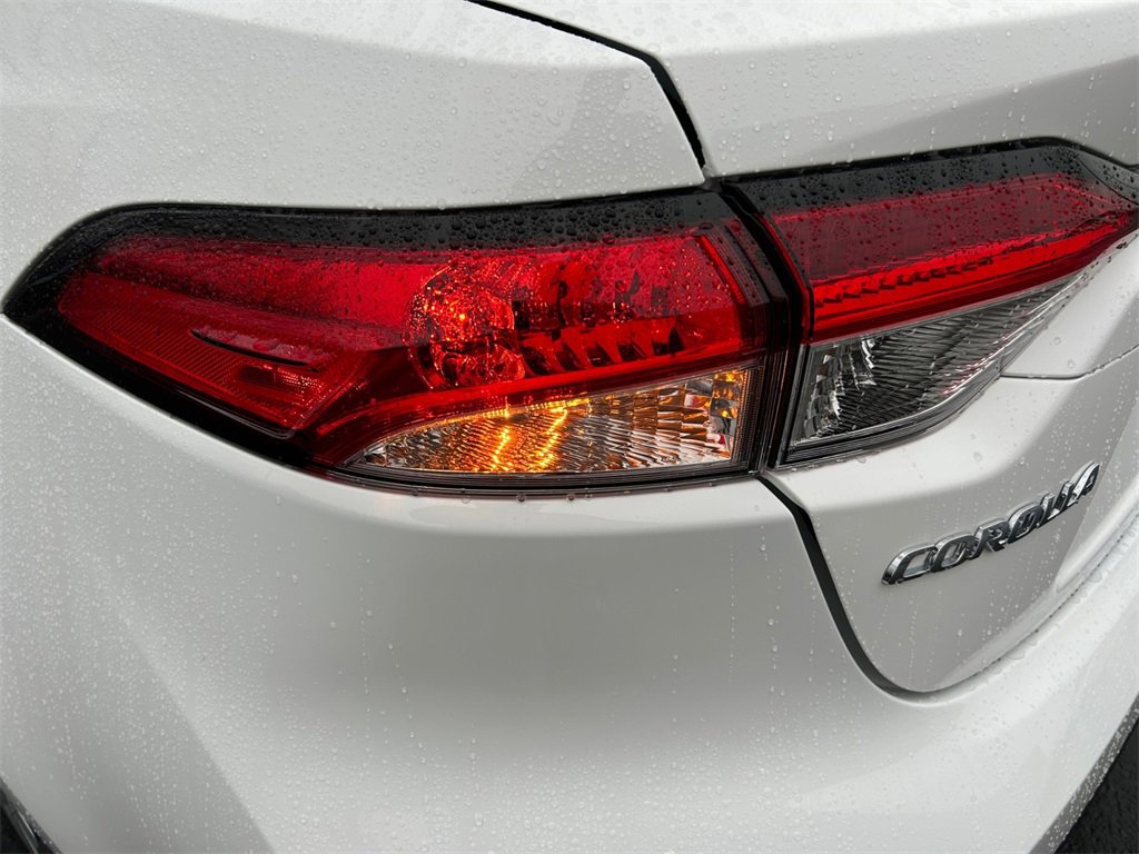 Used 2025 Toyota Corolla LE image 18