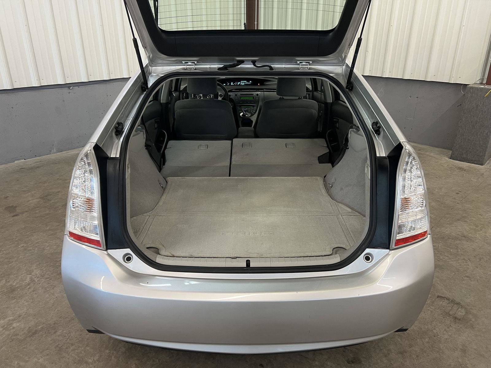 Used 2010 Toyota Prius Five image 31