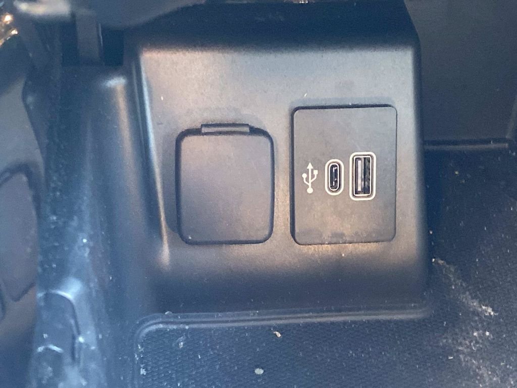 Used 2025 Ford Explorer Platinum w/ Ultimate Package AWD/4WD image 33