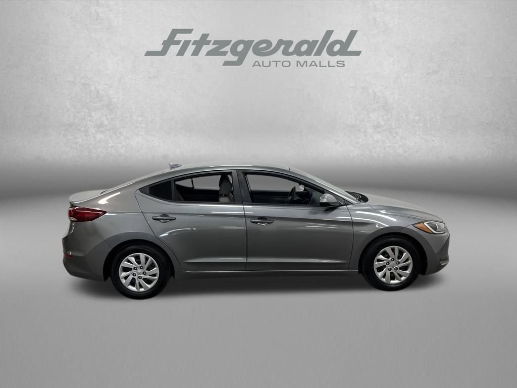 Used 2017 Hyundai Elantra SE image 9