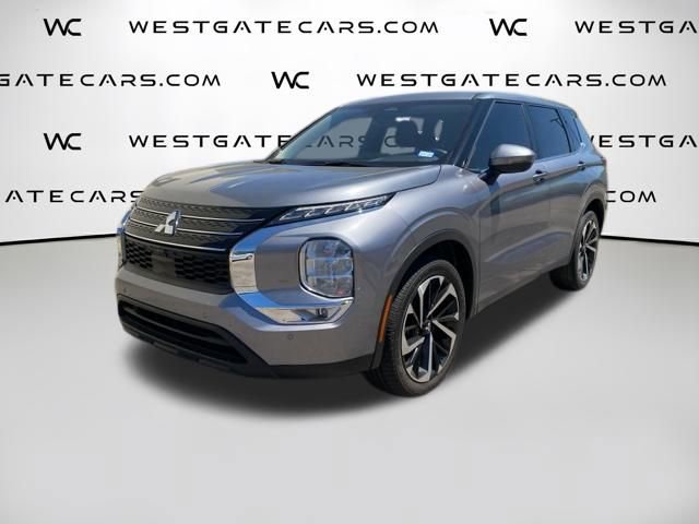 Used 2023 Mitsubishi Outlander SE FWD image 1