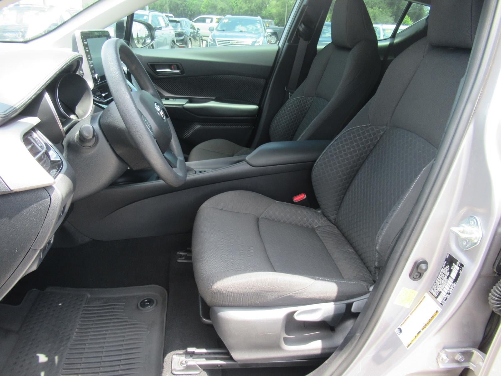 Used 2020 Toyota C-HR LE FWD image 18