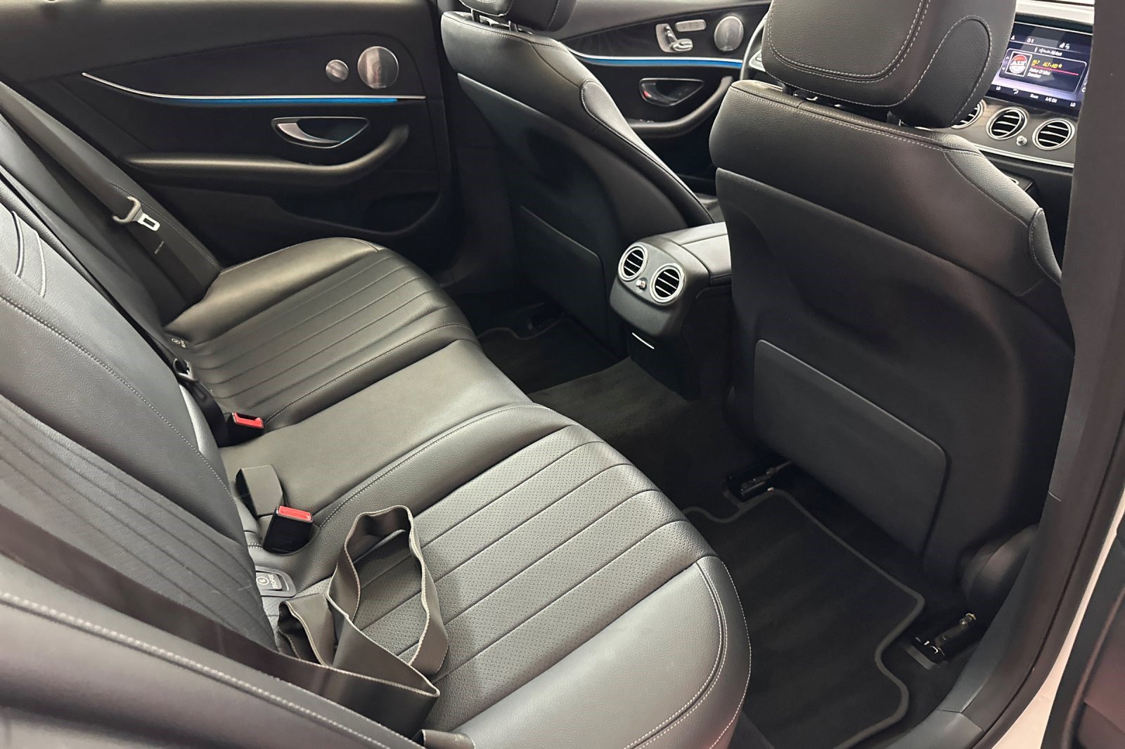 Used 2019 Mercedes-Benz E 300 image 31