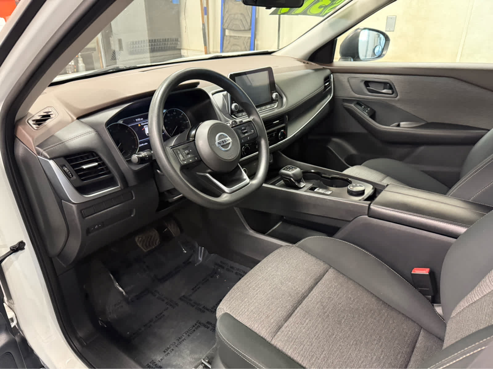Used 2021 Nissan Rogue S AWD/4WD image 10