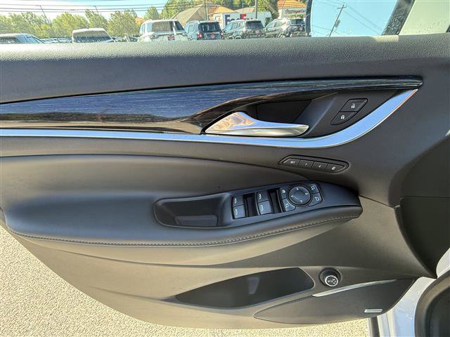 Used 2021 Buick Enclave Avenir w/ Avenir Technology Package image 12