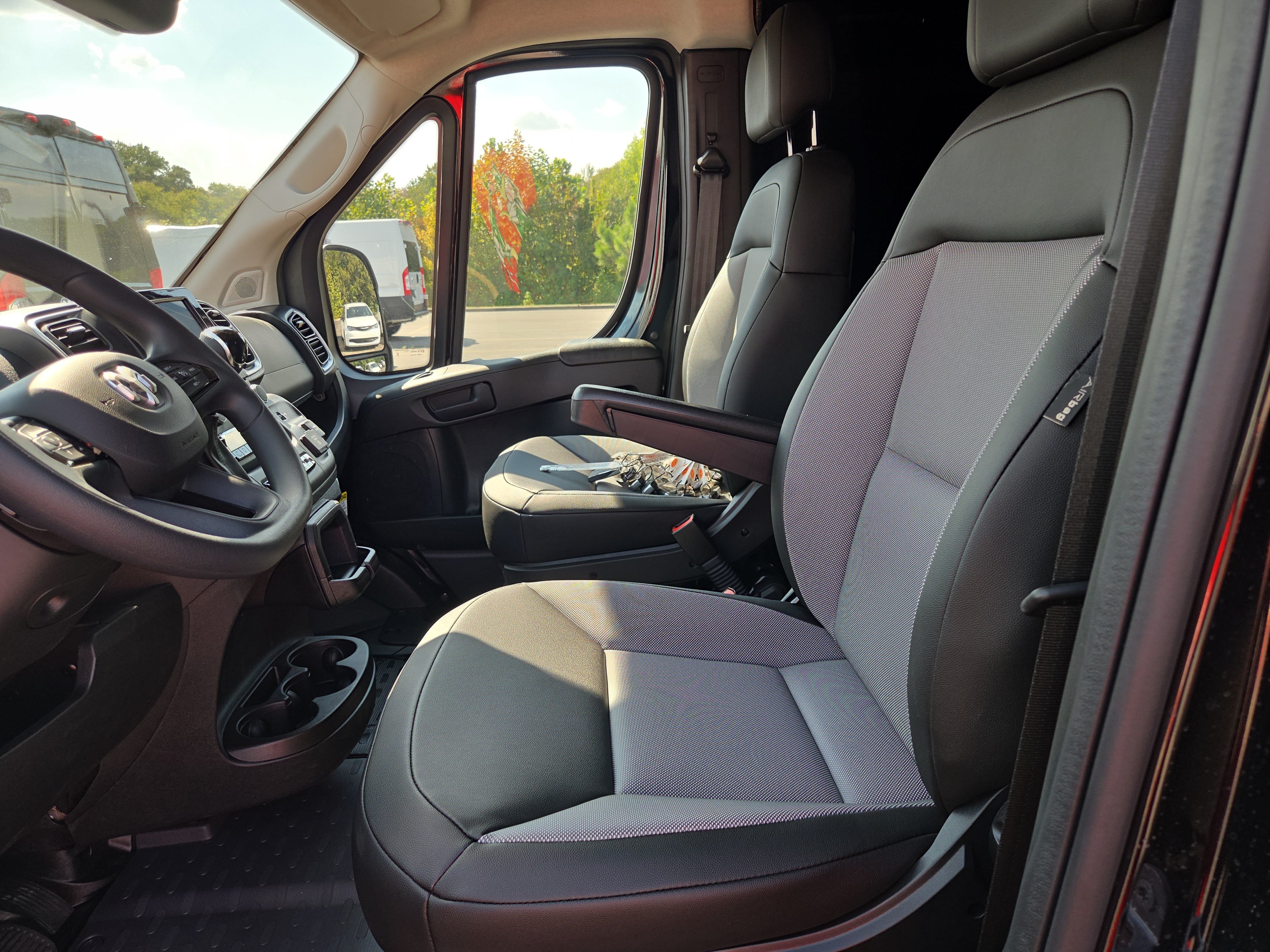 New 2027 RAM ProMaster 1500 w/ Quick Order Package 22G SLT FWD image 4