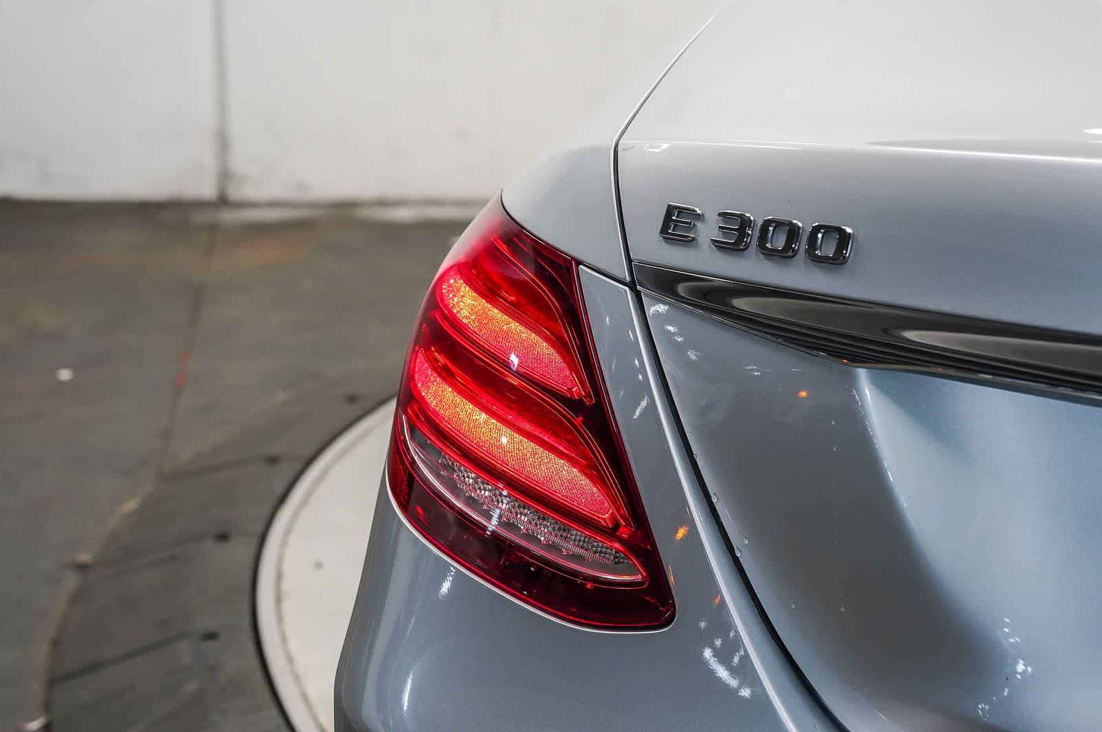 Used 2019 Mercedes-Benz E 300 image 11