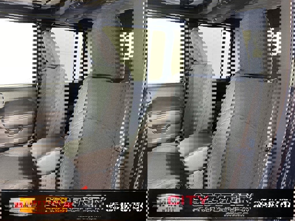 New 2025 Jeep Gladiator Sport image 10