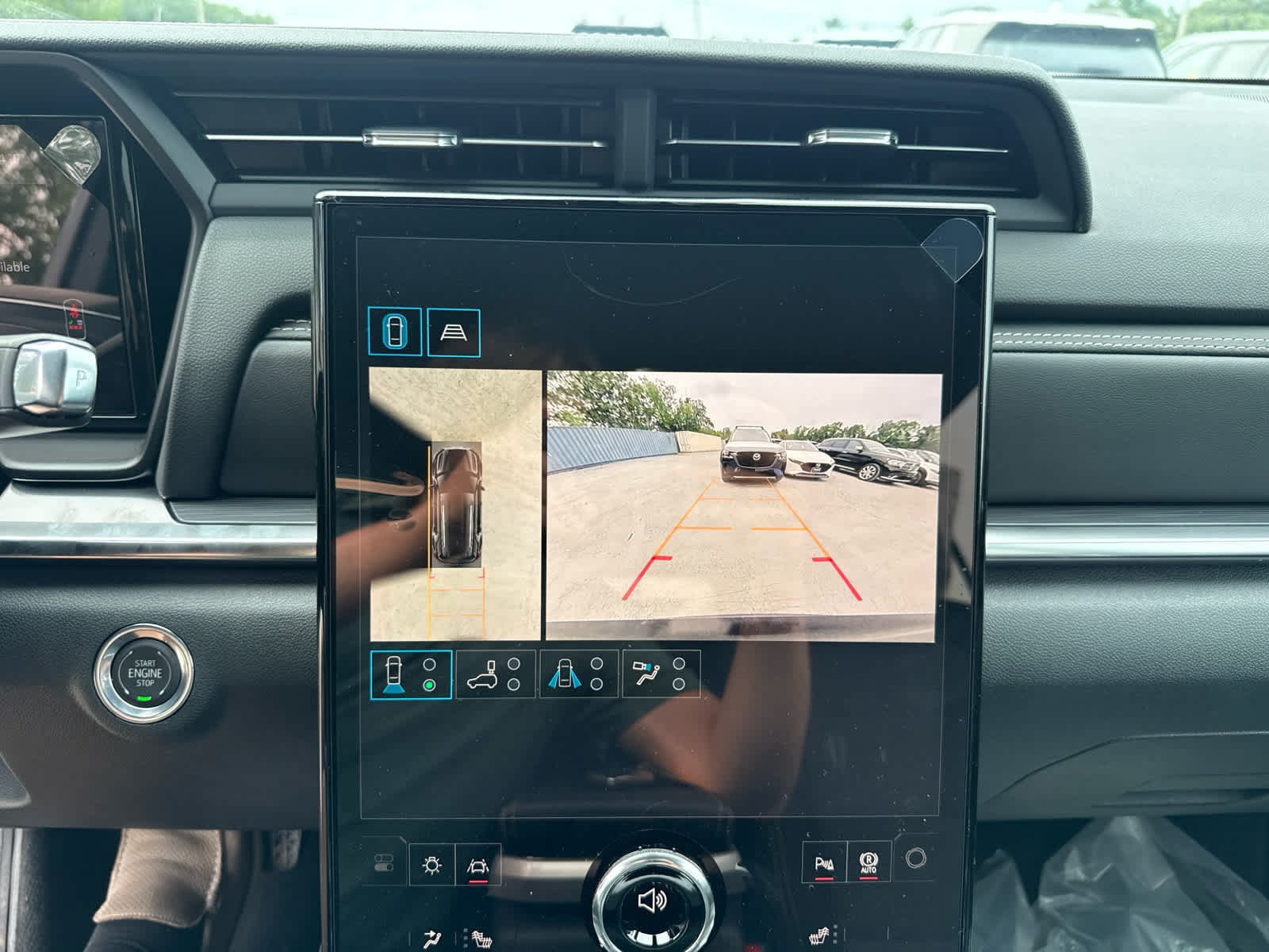 New 2027 GMC Terrain Elevation w/ Technology Package II AWD/4WD image 18