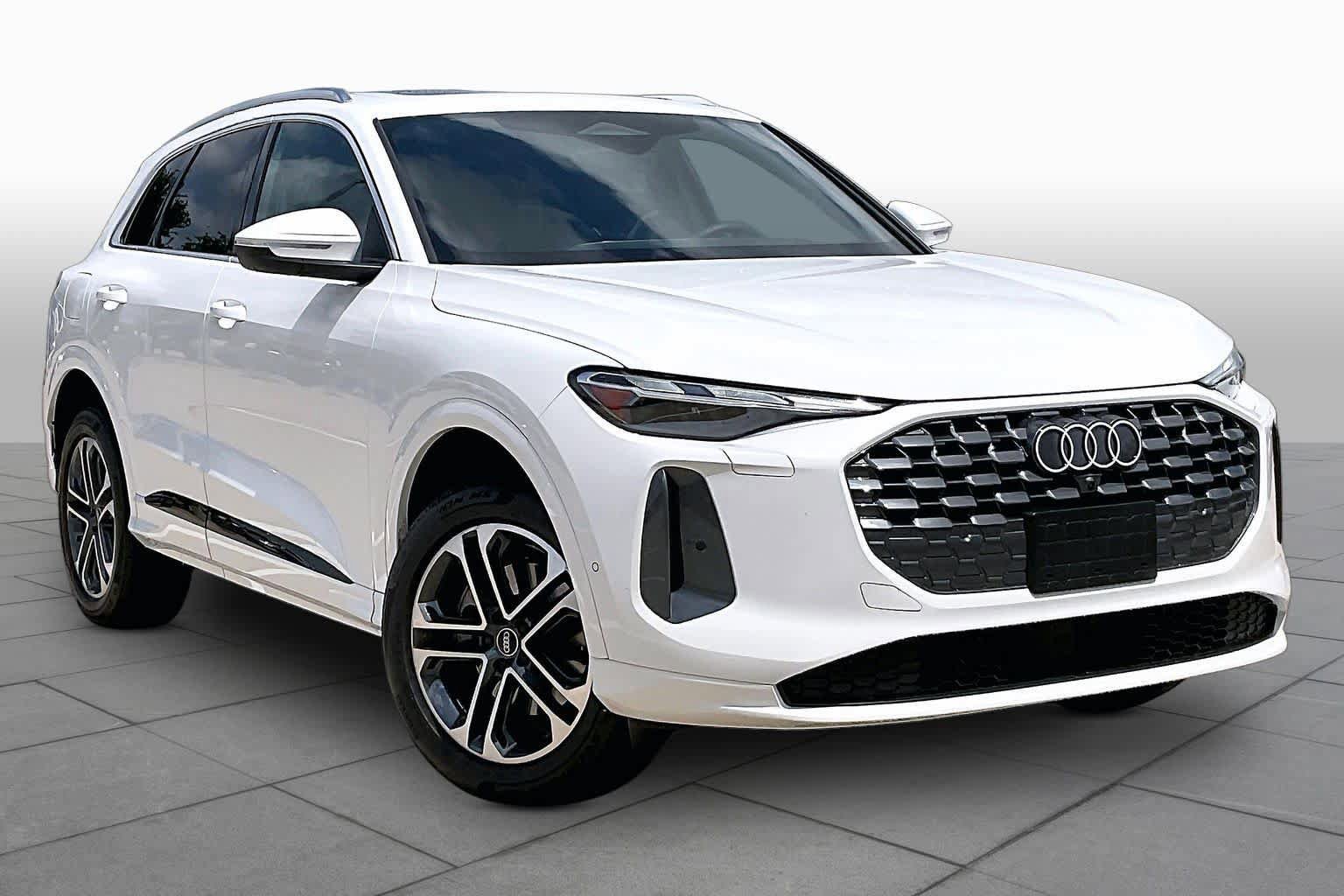 Used 2025 Audi Q5 Premium w/ Convenience Package AWD/4WD image 3