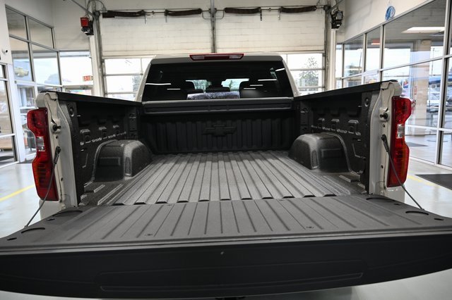 New 2026 Chevrolet Silverado 1500 Custom Trail Boss w/ LPO, Dark Essentials Package image 7