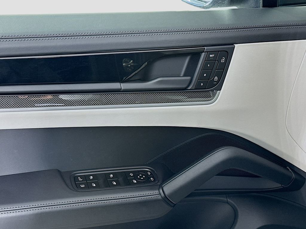 Certified 2025 Porsche Cayenne S AWD/4WD image 20