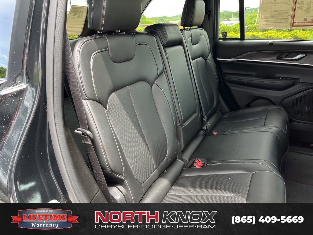 Used 2024 Jeep Grand Cherokee Limited w/ Luxury Tech Group II AWD/4WD image 23