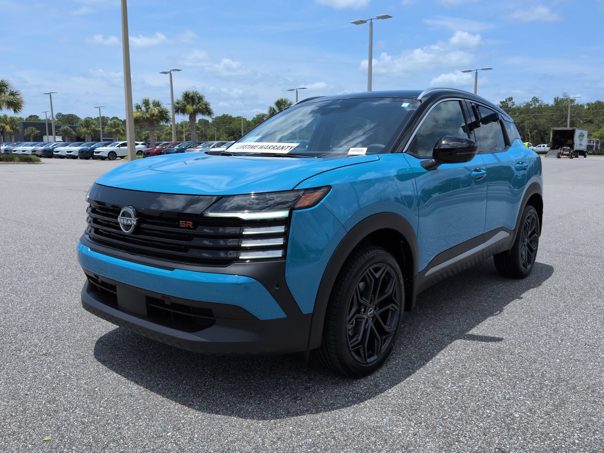 New 2026 Nissan Kicks SR FWD image 9