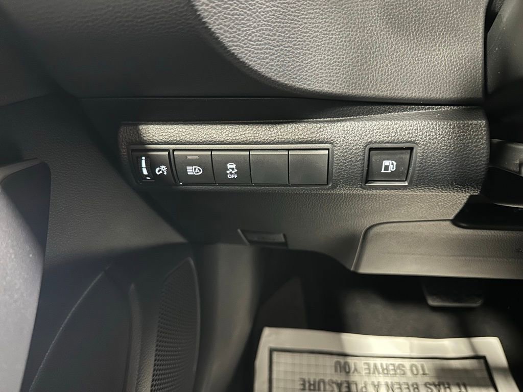 Used 2025 Toyota Corolla SE FWD image 17