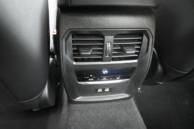 New 2026 BMW 330i Sedan w/ M Sport Package RWD image 16