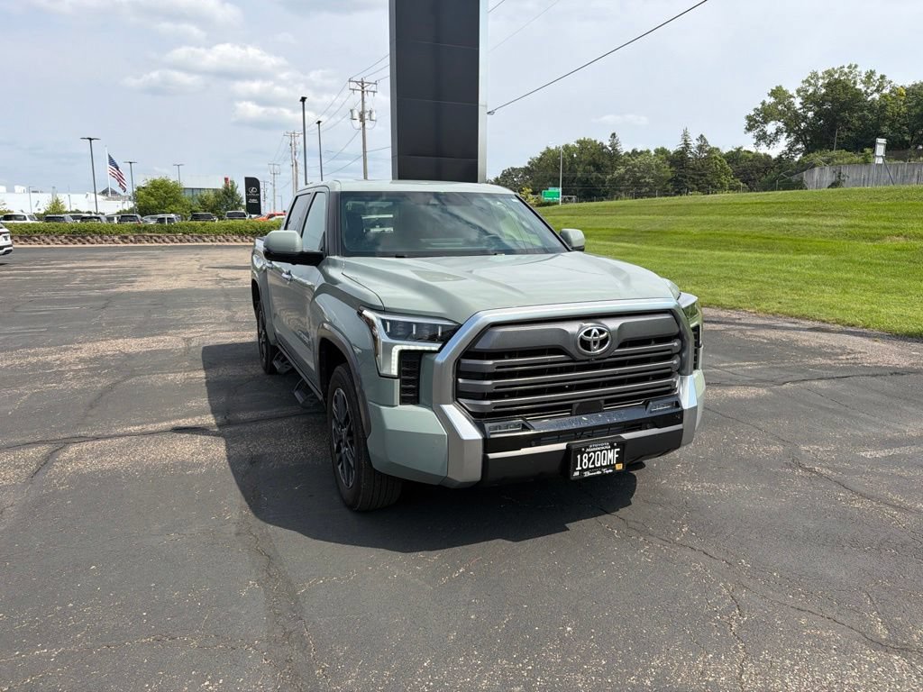 Used 2025 Toyota Tundra Limited AWD/4WD image 14