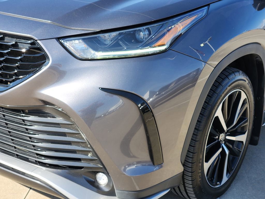 Used 2022 Toyota Highlander XSE image 12